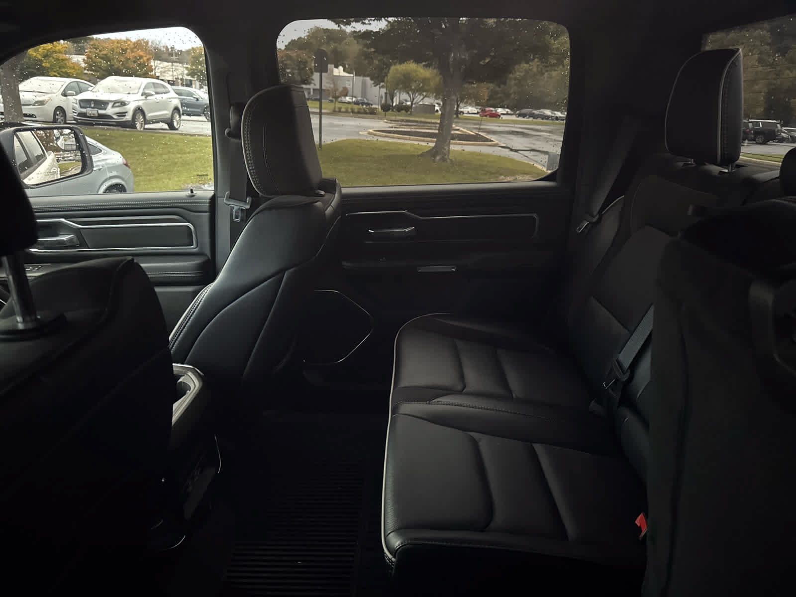 Used 2025 RAM 1500 Laramie w/ Sport Appearance Package AWD/4WD image 10