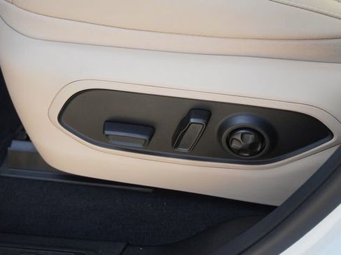 New 2025 Jeep Grand Cherokee L Limited w/ Luxury Tech Group II RWD image 21