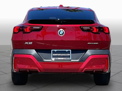 Used 2025 BMW X2 xDrive28i w/ Premium Package AWD/4WD image 4