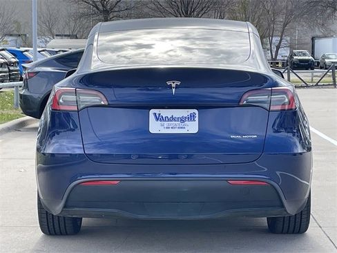 Used 2021 Tesla Model Y Long Range image 5