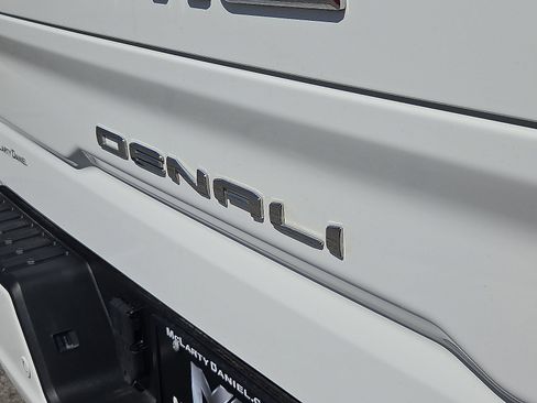Used 2023 GMC Sierra 1500 Denali w/ Denali Reserve Package AWD/4WD image 16