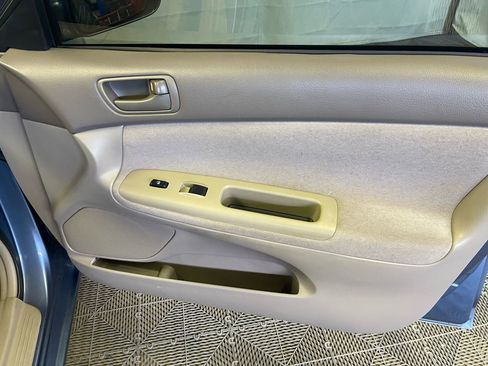 Used 2002 Toyota Camry LE image 12