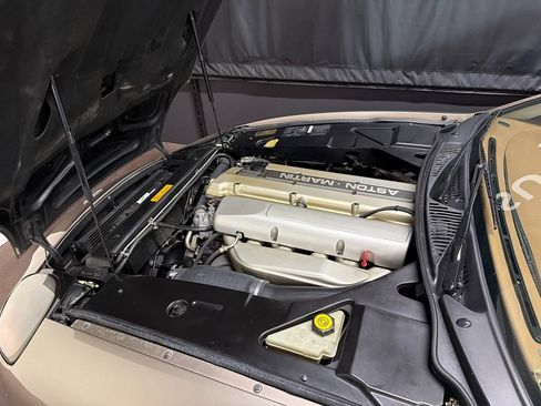 Used 1998 Aston Martin DB7 Coupe image 17