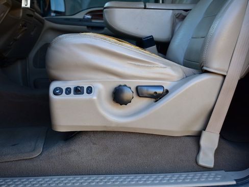 Used 2004 Ford F350 Lariat image 18