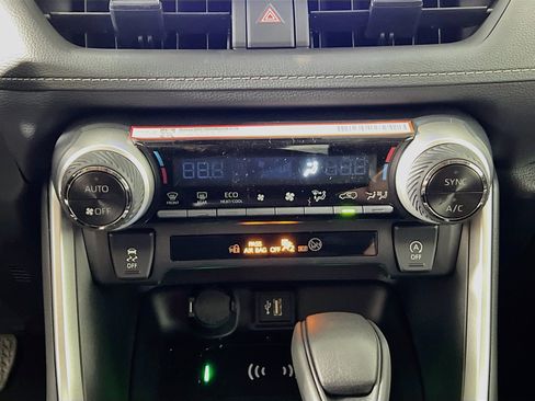 Used 2025 Toyota RAV4 XLE w/ Convenience Package FWD image 26