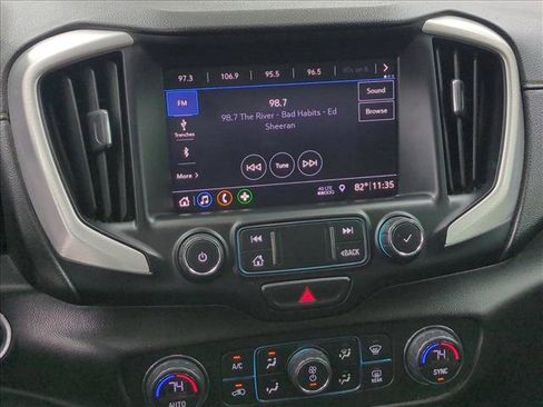 Used 2020 GMC Terrain SLT w/ Preferred Package FWD image 16