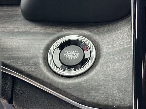 Used 2023 Jeep Grand Cherokee L Overland w/ Luxury Tech Group IV image 21