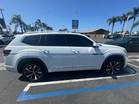 Used 2024 Volkswagen Atlas SEL Premium R-Line AWD/4WD image 4