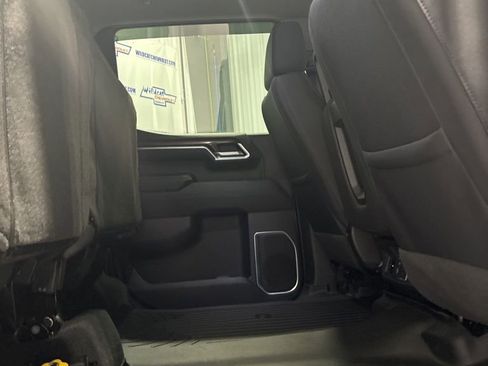 Used 2022 Chevrolet Silverado 1500 LT w/ Z71 Off-Road Package AWD/4WD image 36