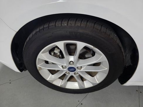 Used 2019 Ford Fusion SE FWD image 9