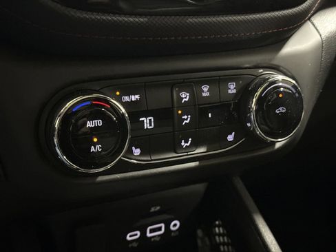 Used 2021 Chevrolet TrailBlazer RS w/ Sun and Liftgate Package AWD/4WD image 16