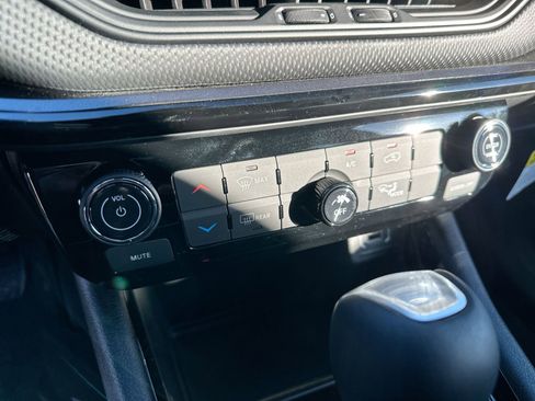 New 2026 Jeep Compass Latitude image 18