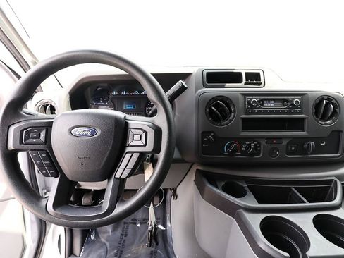 Used 2023 Ford E-450 and Econoline 450 Super Duty w/ Power Windows & Locks Group RWD image 14