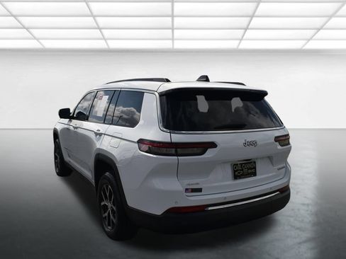 Used 2025 Jeep Grand Cherokee L Limited w/ Trailer Tow Package AWD/4WD image 8