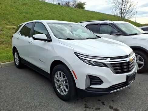 Used 2023 Chevrolet Equinox LT image 1