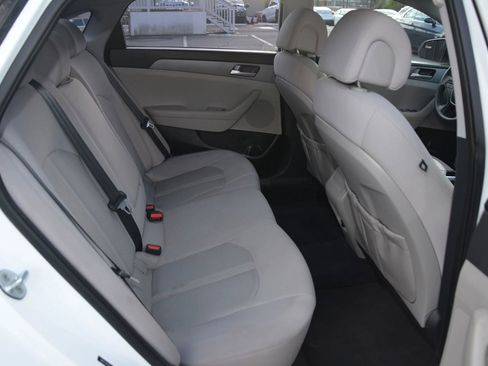 Used 2016 Hyundai Sonata SE w/ Cargo Package image 9