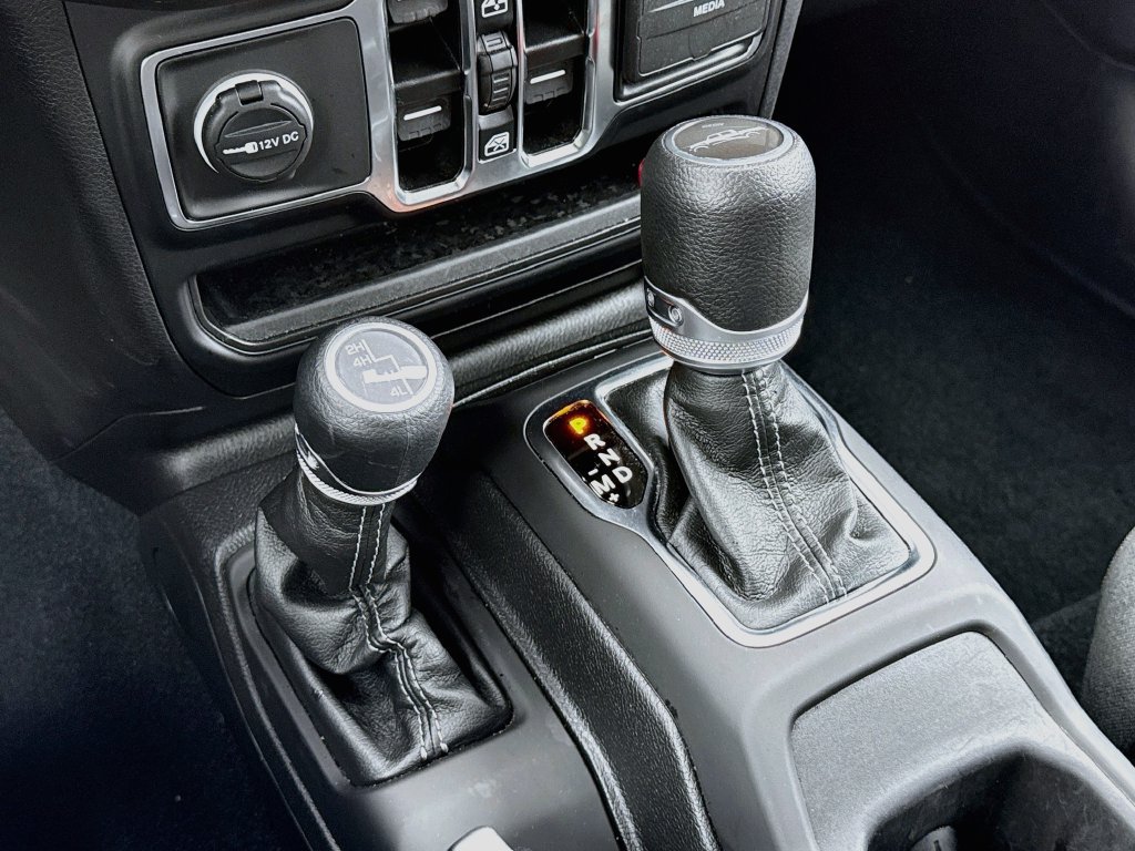 Used 2024 Jeep Gladiator Sport AWD/4WD image 20