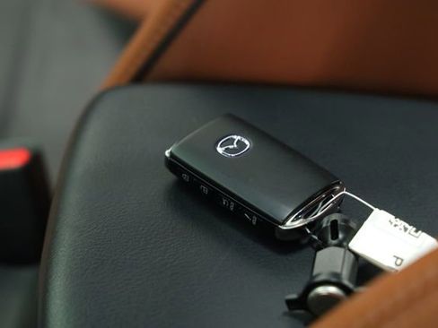 Used 2024 MAZDA CX-5 Carbon Edition image 39