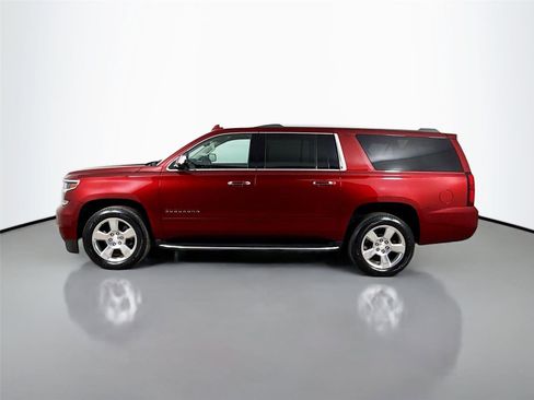 Used 2019 Chevrolet Suburban Premier AWD/4WD image 6