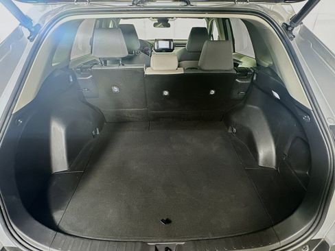Used 2022 Toyota RAV4 XLE image 27