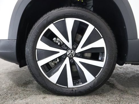 Used 2023 Volkswagen Taos SE image 5