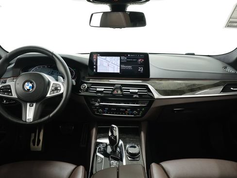 Used 2022 BMW M550i xDrive w/ Executive Package AWD/4WD image 8