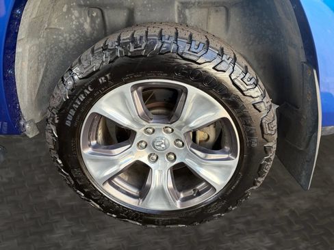 Used 2019 RAM 1500 Laramie AWD/4WD image 41
