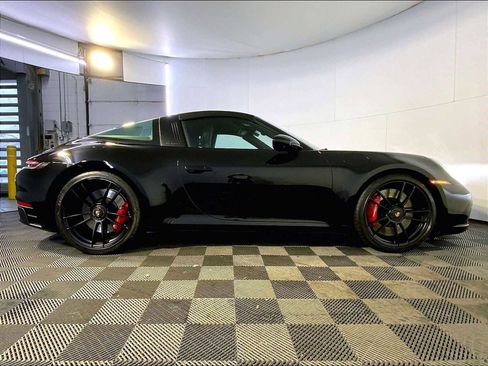 Certified 2024 Porsche 911 Targa 4 GTS image 8