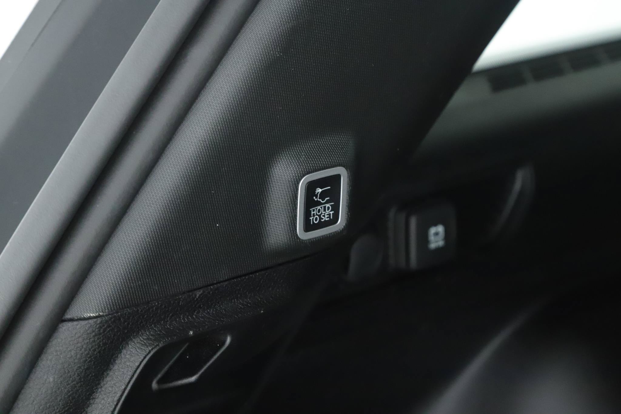 Used 2023 Jeep Grand Cherokee Altitude AWD/4WD image 20