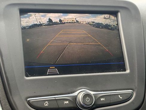 Used 2021 Chevrolet Equinox LT image 16