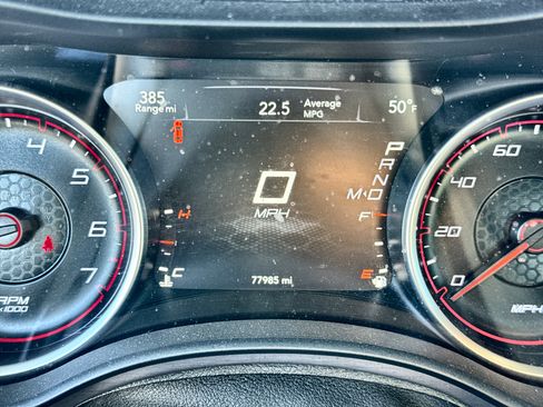 Used 2016 Dodge Charger SE image 12