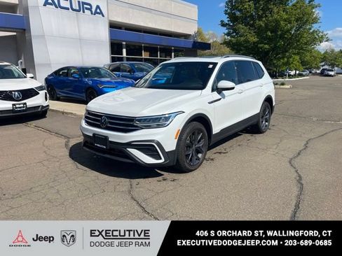 Used 2023 Volkswagen Tiguan SE AWD/4WD image 31