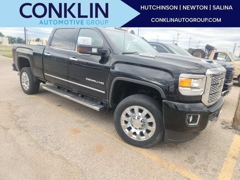 Used 2018 GMC Sierra 2500 Denali w/ Duramax Plus Package AWD/4WD image 1
