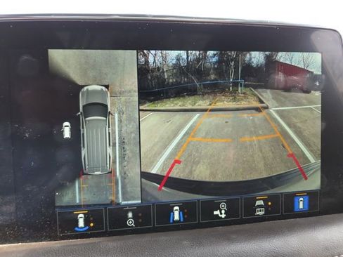 Used 2022 Chevrolet Suburban Z71 w/ Luxury Package image 12