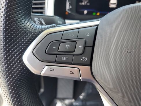Used 2022 Volkswagen Atlas Cross Sport SEL R-Line AWD/4WD image 30