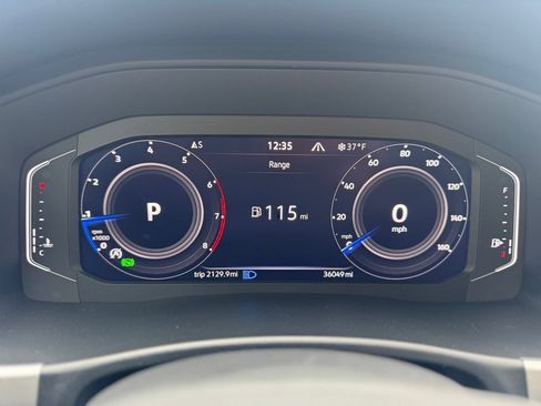 Used 2023 Volkswagen Atlas Cross Sport SE w/ Panoramic Sunroof Package image 13