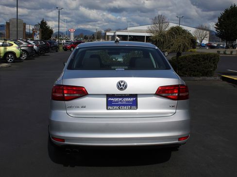 Used 2015 Volkswagen Jetta SE image 5