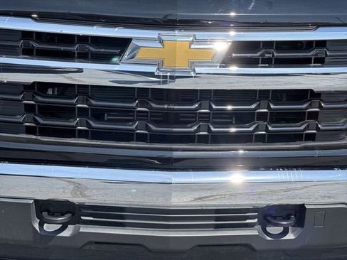 Used 2024 Chevrolet Silverado 1500 LT AWD/4WD image 33