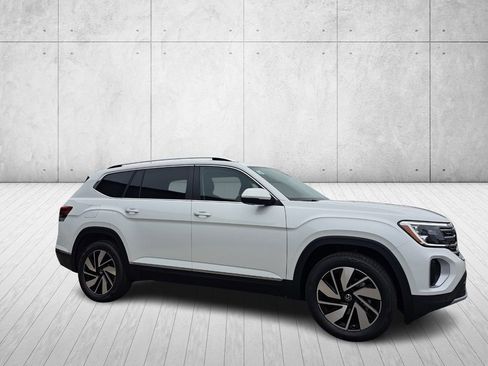 New 2026 Volkswagen Atlas SEL image 2