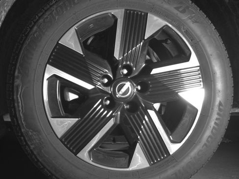 Used 2025 Nissan Kicks SV image 12