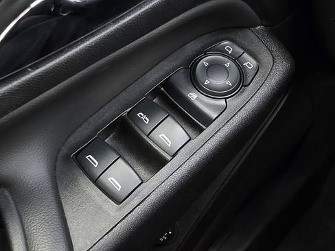 Used 2024 Chevrolet Equinox LT FWD image 25