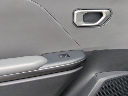 Used 2025 Kia K4 LXS image 24