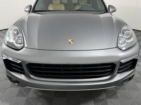 Used 2016 Porsche Cayenne AWD/4WD image 3
