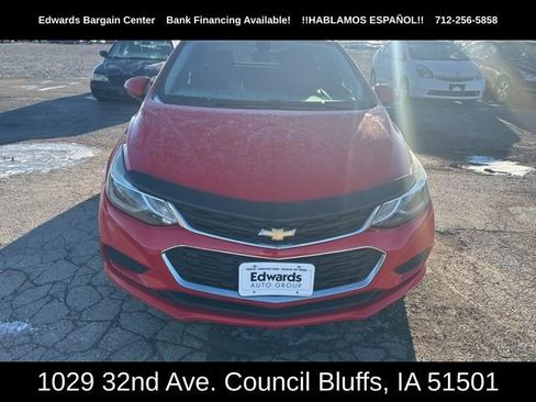 Used 2018 Chevrolet Cruze LT w/ Convenience Package image 3