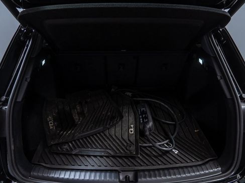 Used 2024 Audi Q4 e-tron Premium Plus w/ Premium Plus image 27