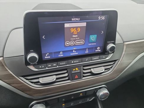 Used 2024 Nissan Altima 2.5 SV image 28