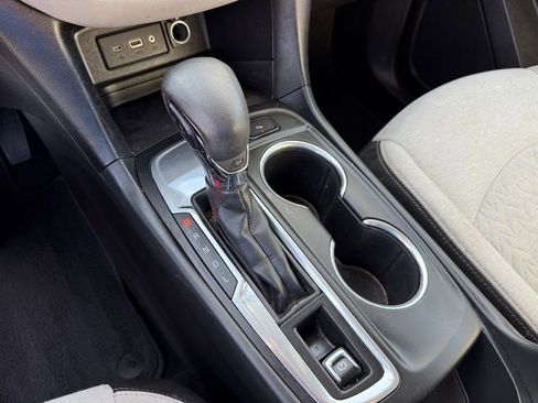 Used 2022 Chevrolet Equinox LT w/ Driver Convenience Package image 27