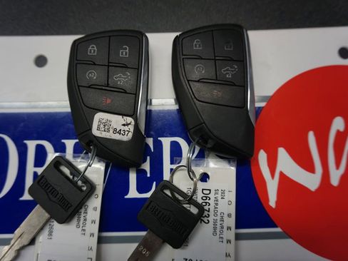 Used 2024 Chevrolet Silverado 3500 LT w/ Convenience Package image 17