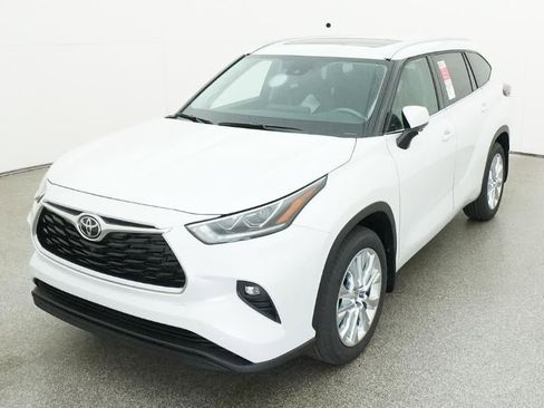 New 2026 Toyota Highlander Limited AWD/4WD image 16