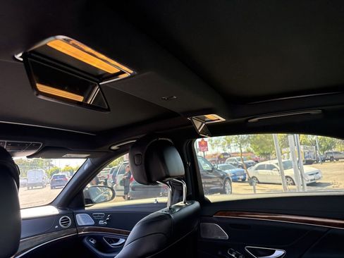 Used 2017 Mercedes-Benz S 550 Sedan image 14